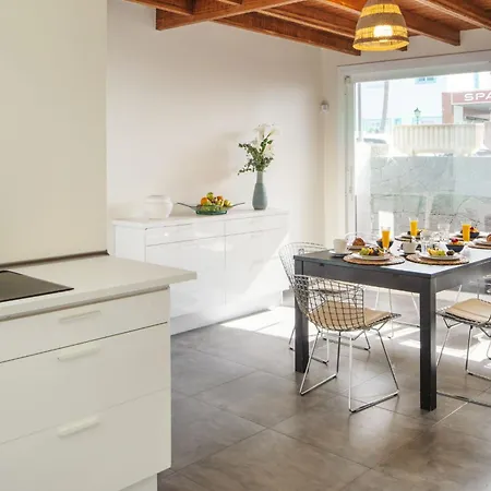 La Casa De La Playa Puerto del Carmen (Lanzarote)